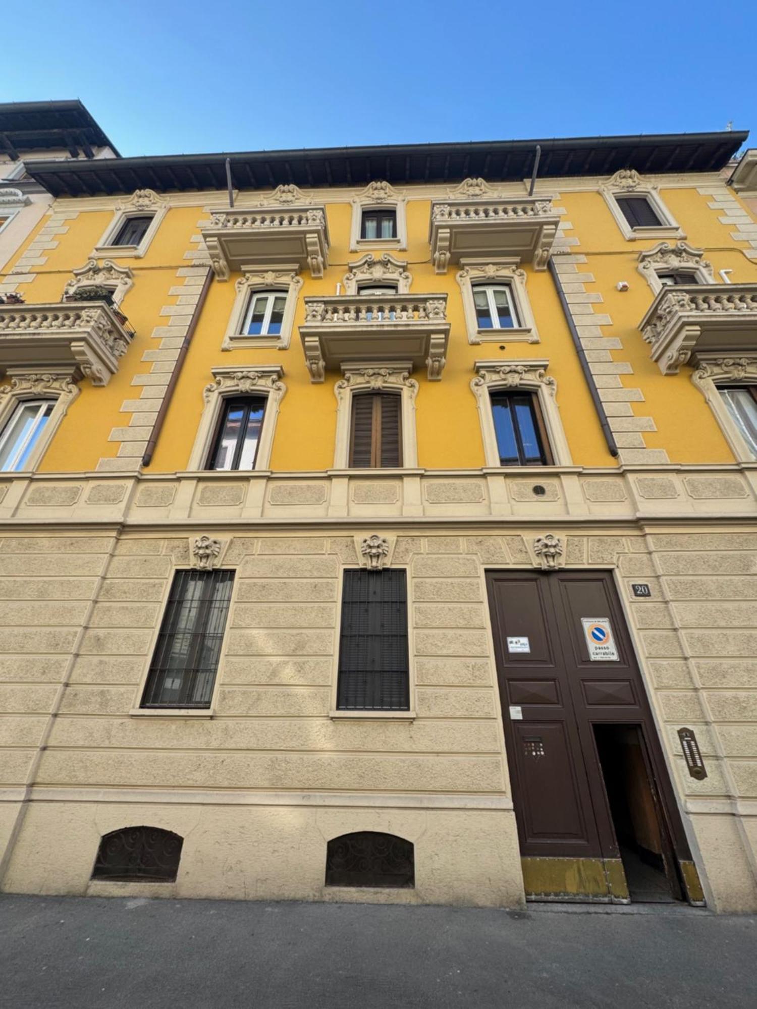 Perugino 20 Apartment Milan Bagian luar foto